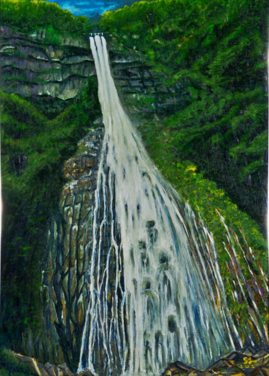 滝に打たれる石像達